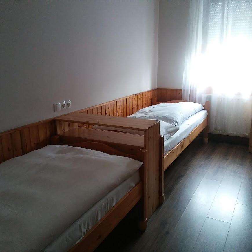 Bed and Breakfast Kispipa Panzio à Szombathely Extérieur photo