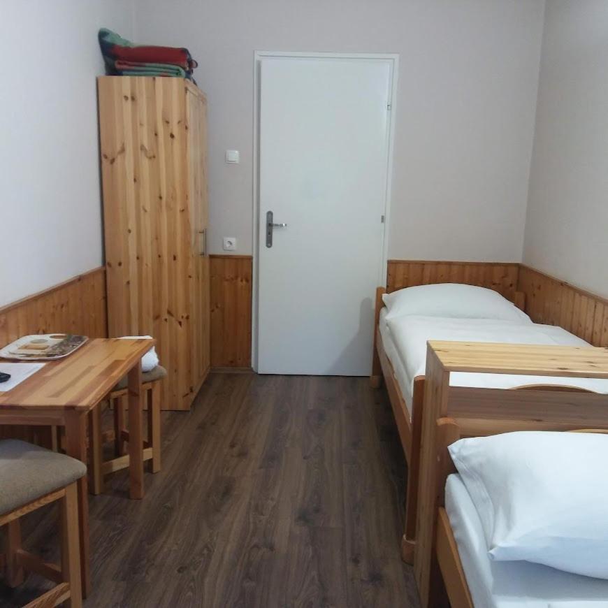 Bed and Breakfast Kispipa Panzio à Szombathely Extérieur photo